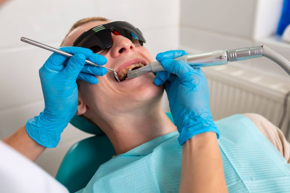 How General Dentistry Treats Effectively Tooth Sensitivity